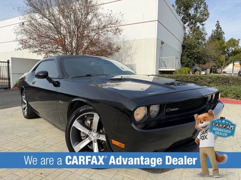 Used 2014 Dodge Challenger SXT image 34