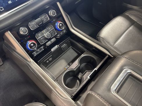 Used 2022 GMC Yukon Denali w/ Denali Ultimate Package image 15