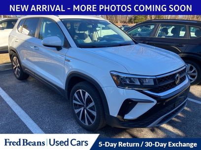 Used 2022 Volkswagen Taos SE w/ Panoramic Sunroof Package