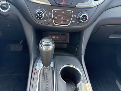 Used 2021 Chevrolet Equinox LT image 11