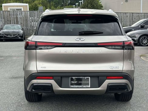 Used 2025 INFINITI QX60 Luxe w/ Vision Package AWD/4WD image 4