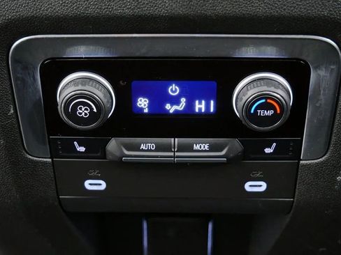 Used 2021 Chevrolet Suburban High Country w/ Premium Package AWD/4WD image 26
