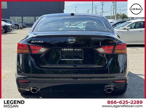 Used 2025 Nissan Altima 2.5 SR FWD image 8