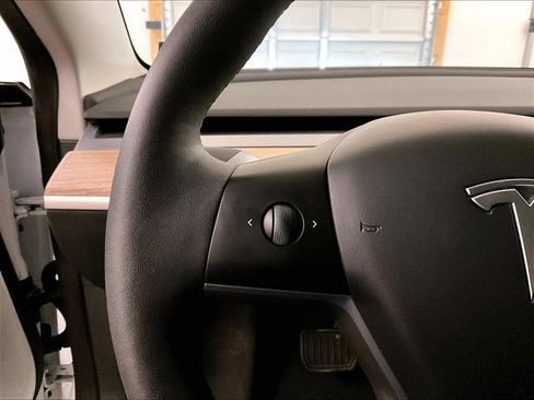 Used 2023 Tesla Model 3 Standard Range RWD image 17
