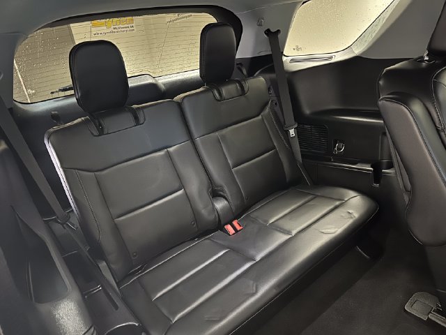 Used 2021 Ford Explorer XLT w/ Equipment Group 202A AWD/4WD image 21