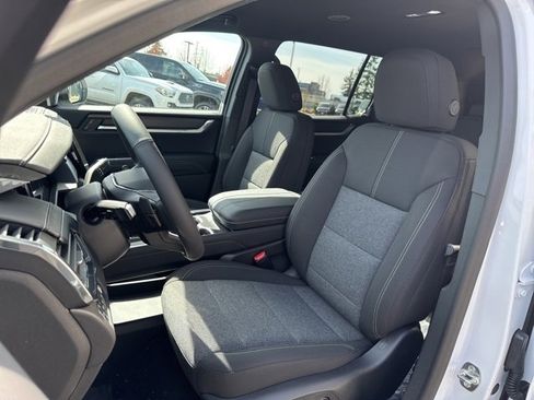 New 2025 GMC Acadia Elevation image 12