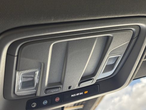 Used 2022 GMC Sierra 2500 SLE w/ SLE Convenience Package image 7