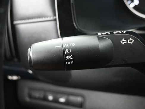 Used 2025 Nissan Pathfinder SV AWD/4WD image 29