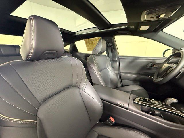 Used 2026 Toyota Crown Platinum AWD/4WD image 31