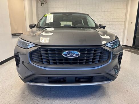 Used 2023 Ford Escape AWD image 11