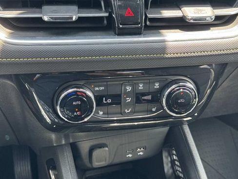 Used 2025 Chevrolet TrailBlazer ACTIV w/ Convenience Package FWD image 33