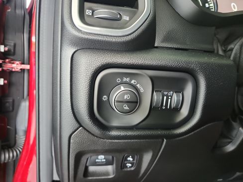 Used 2020 RAM 1500 Laramie w/ Sport Appearance Package AWD/4WD image 14