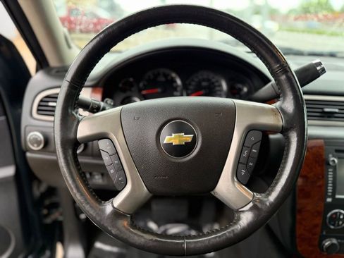 Used 2013 Chevrolet Avalanche LTZ AWD/4WD image 28