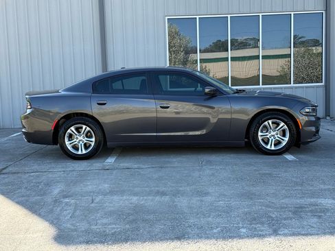 Used 2020 Dodge Charger SXT w/ Cold Weather Package image 4