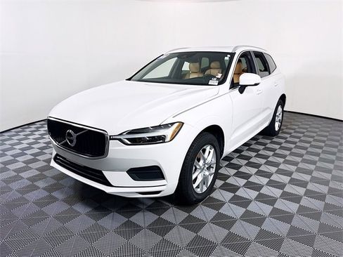 Used 2020 Volvo XC60 T5 Momentum image 3