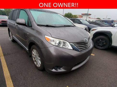 Used 2016 Toyota Sienna LE AWD/4WD image 3