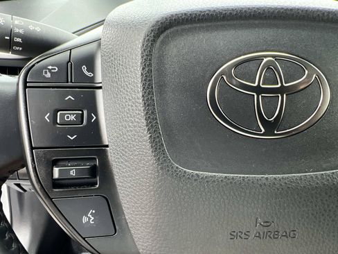 Used 2024 Toyota Prius LE FWD image 29