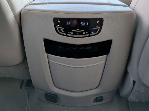 Used 2020 Cadillac Escalade ESV Luxury image 30