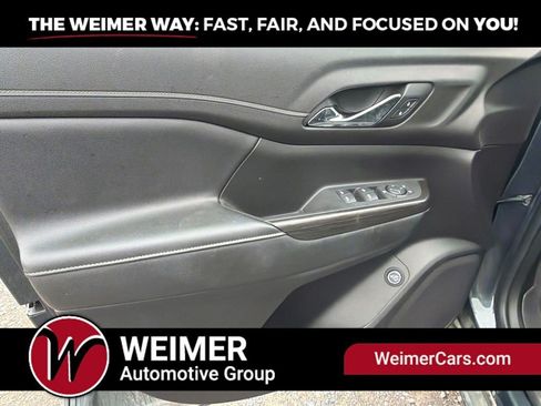 Used 2019 GMC Acadia SLT AWD/4WD image 23