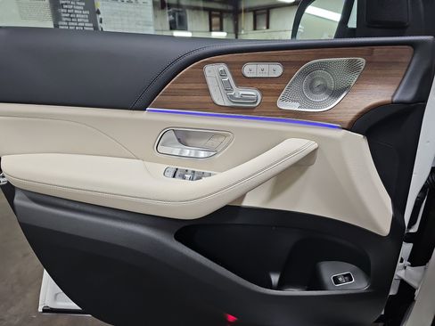 New 2026 Mercedes-Benz GLS 450 4MATIC image 29