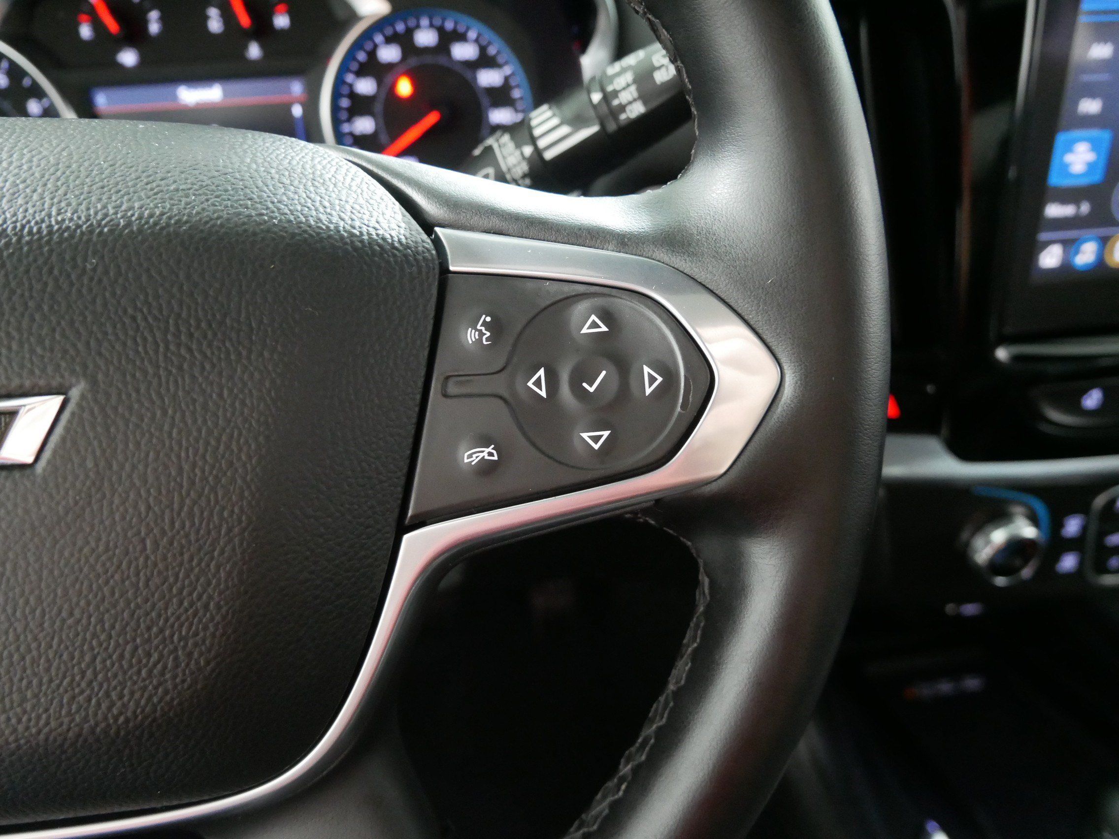 Used 2023 Chevrolet Traverse RS AWD/4WD image 28