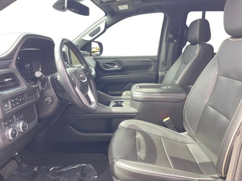 Used 2022 GMC Yukon SLT w/ SLT Premium Package image 9