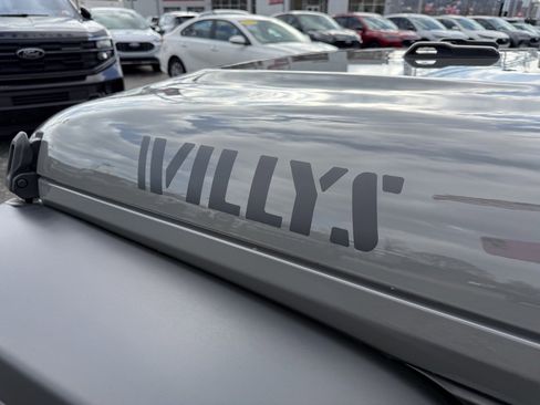 Used 2022 Jeep Wrangler Willys image 11