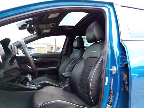 Used 2023 Kia Forte GT-Line w/ GT-Line Premium Package image 10