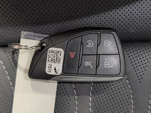 Used 2023 Buick Envision Avenir image 31