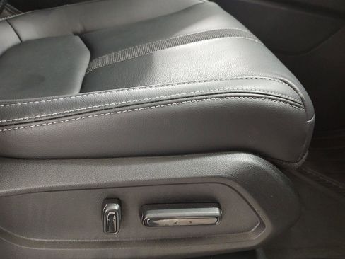 Used 2025 Honda Pilot EX-L image 5