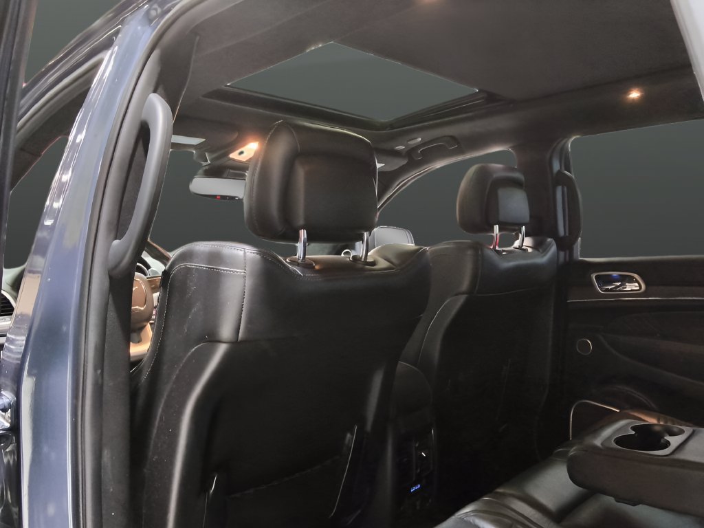 Used 2021 Jeep Grand Cherokee SRT AWD/4WD image 19