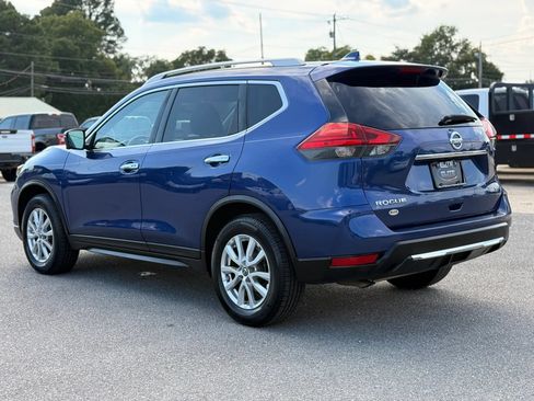 Used 2017 Nissan Rogue SV w/ SV Premium Package FWD image 6