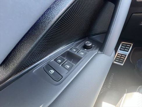 New 2026 Volkswagen Tiguan SE R-Line AWD/4WD image 13