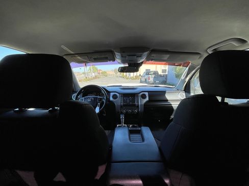 Used 2018 Toyota Tundra SR5 image 17