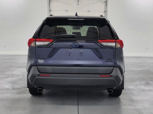 Used 2020 Toyota RAV4 XLE image 8