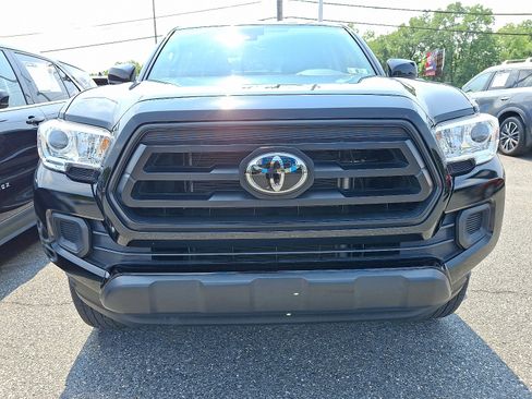 Used 2023 Toyota Tacoma SR AWD/4WD image 2