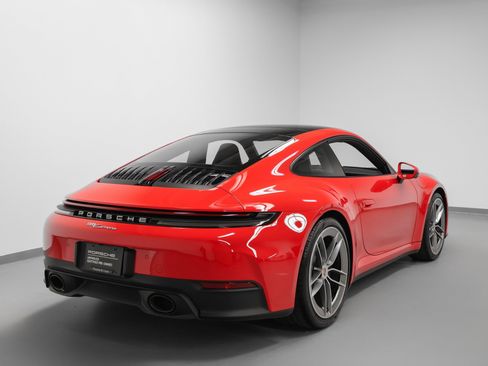 Used 2025 Porsche 911 Carrera image 12