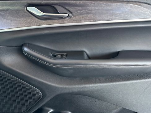 Used 2024 Jeep Grand Cherokee Limited image 25