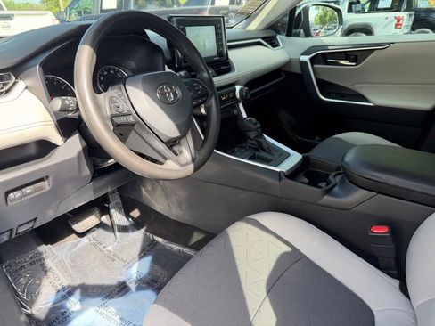 Used 2021 Toyota RAV4 XLE FWD image 17