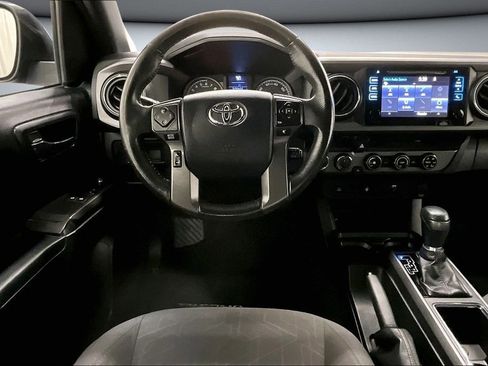 Used 2017 Toyota Tacoma TRD Off-Road w/ Tow Package image 9