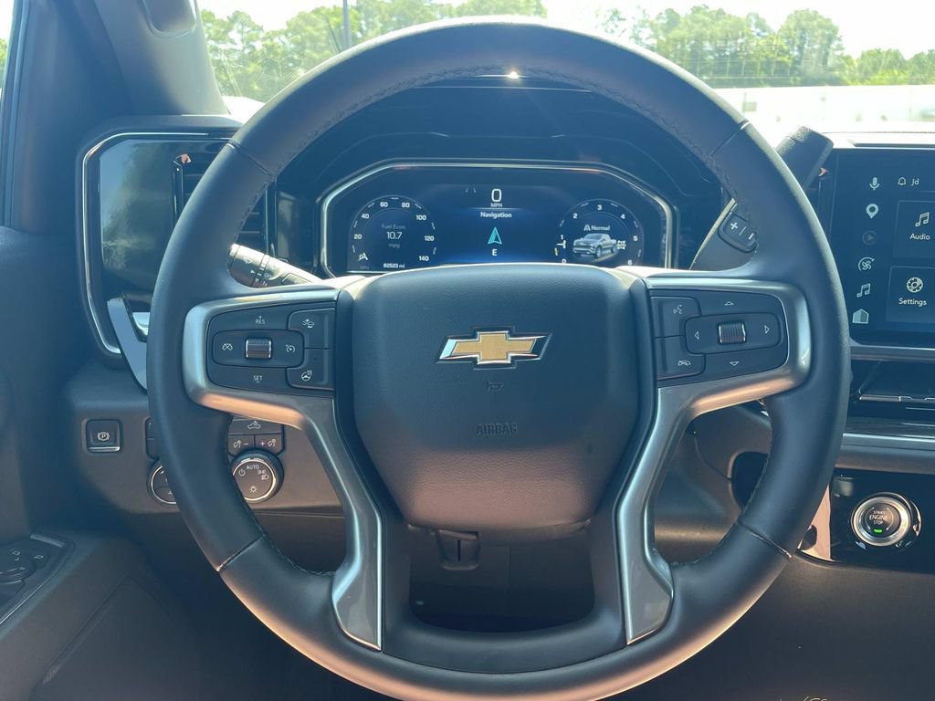 Used 2023 Chevrolet Silverado 1500 LT AWD/4WD image 23