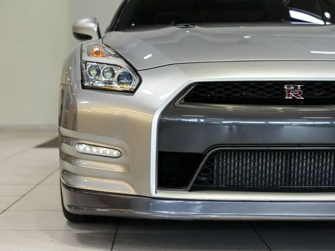 Used 2016 Nissan GT-R Premium AWD/4WD image 25