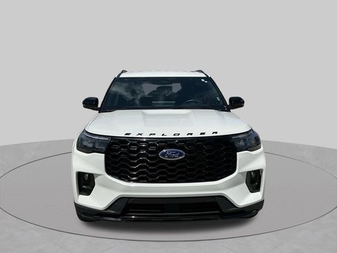 Used 2025 Ford Explorer ST-Line w/ ST-Line Street Pack AWD/4WD image 14