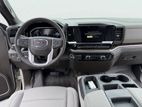 Used 2026 GMC Sierra 1500 SLE AWD/4WD image 2