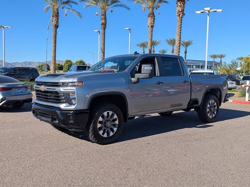 Used 2024 Chevrolet Silverado 2500 Custom w/ Custom Value Package image 7