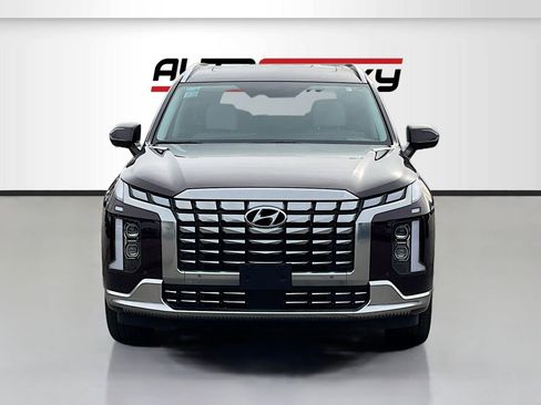 Used 2023 Hyundai Palisade Calligraphy image 2