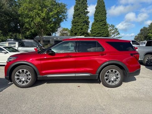 Used 2026 Ford Explorer Platinum RWD image 8