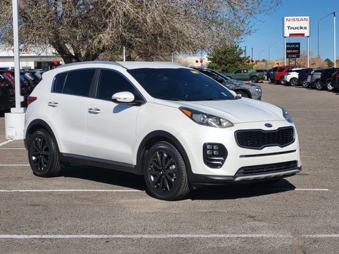 Used 2018 Kia Sportage EX w/ EX Sport Appearance Package image 2