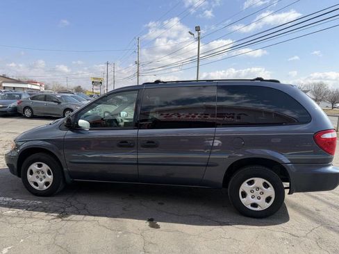 Used 2002 Dodge Grand Caravan SE image 3