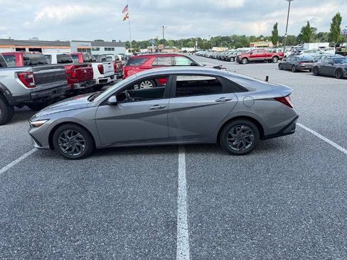 Used 2024 Hyundai Elantra SEL FWD image 5